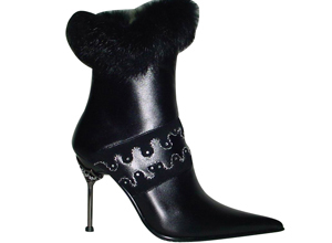 俏狐国际鞋业 引领时尚潮流，深耕世界服装鞋帽网络