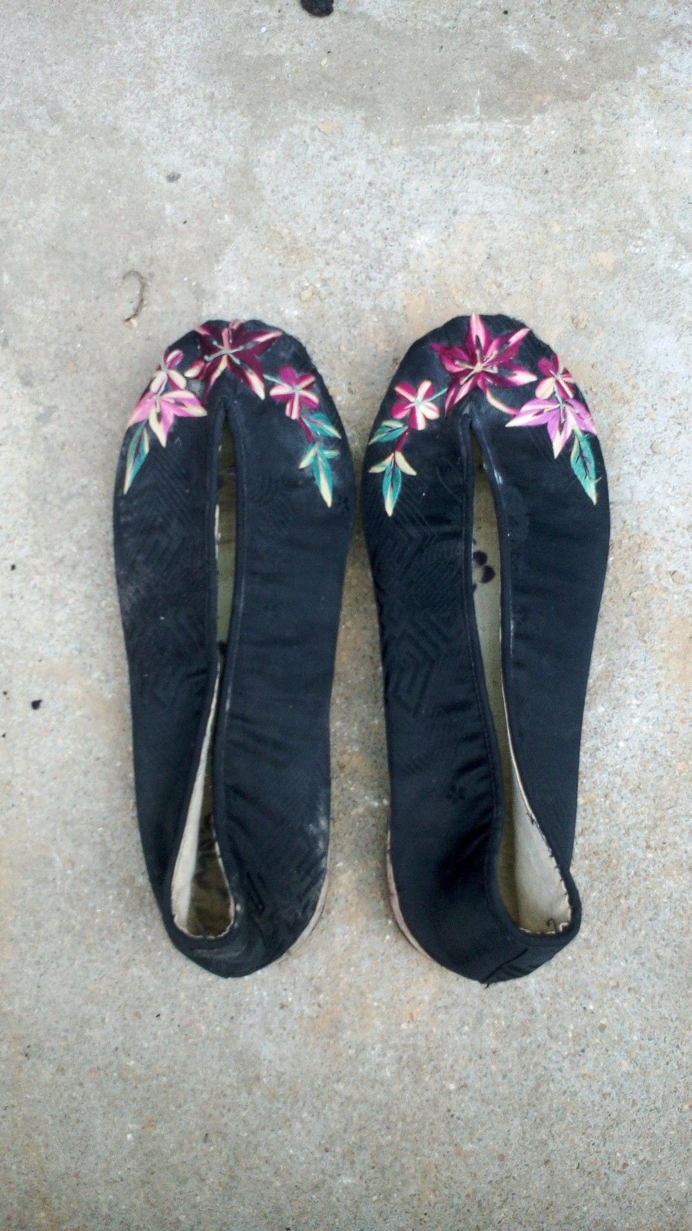 传统手工艺的璀璨明珠——老刺秀鞋帽